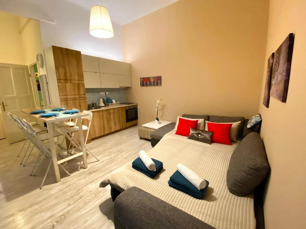 Budapest Center Cozy Akacfa 0*,  Hungary